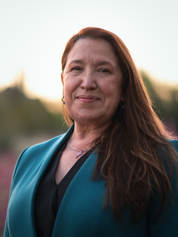 Portrait photo of Donna Kidwell